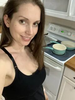 Lelu Love 🔞 💋 auf Twitter: "Making dinner. Are you hungry?