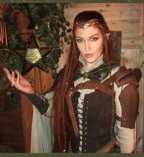 cosplay catwalk Elven costume, Wood elf costume, Elf costume