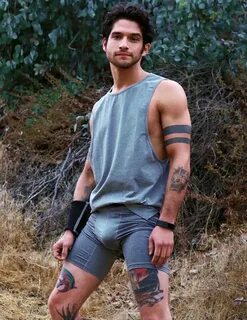 Tyler Posey doing some tyler-posing - Imgur