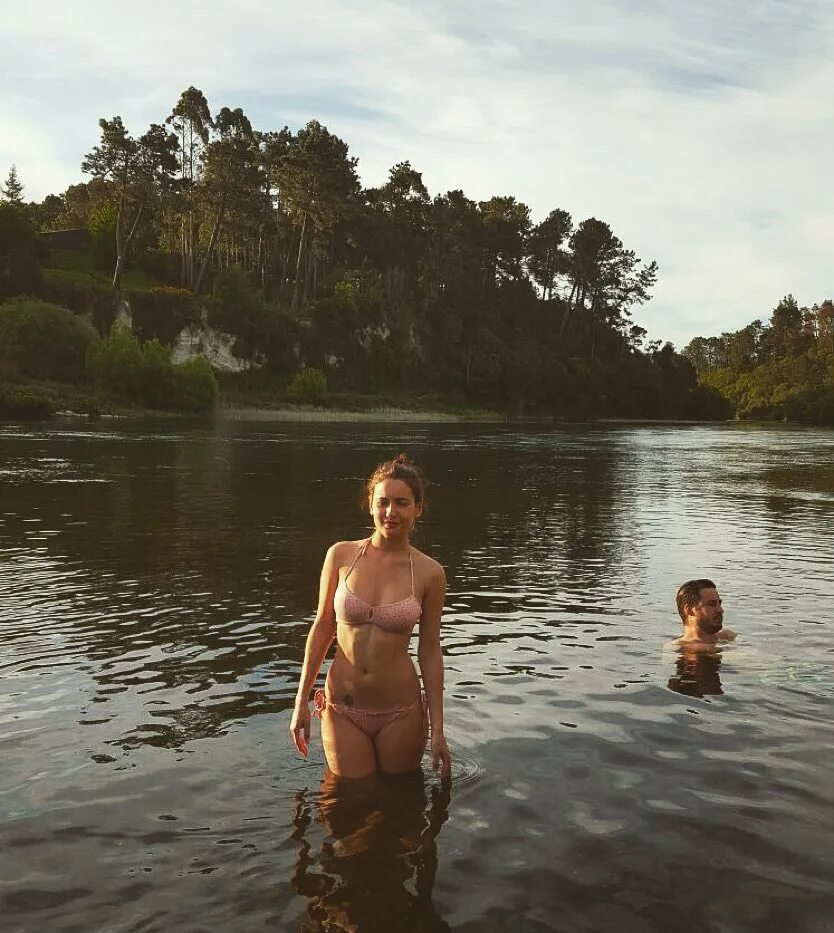 Ivana Baquero auf Instagram: "🌲 🍭" .