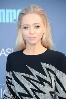 Portia Doubleday Style, Clothes, Outfits and Fashion * Celeb