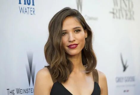 More Pics of Kelsey Asbille Medium Wavy Cut (6 of 17) - Kels