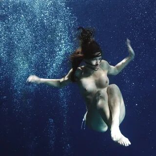 Fantasy art woman underwater nude big boobs