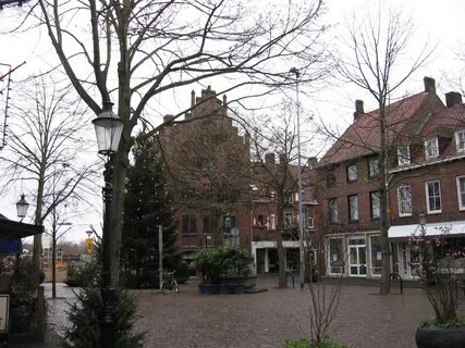 File:Kwartelenmarkt Venlo.jpg - Wikimedia Commons