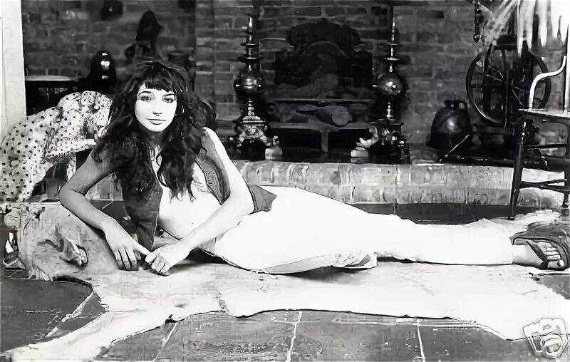 Kate Bush Feet (37 photos) - celebrity-feet.com