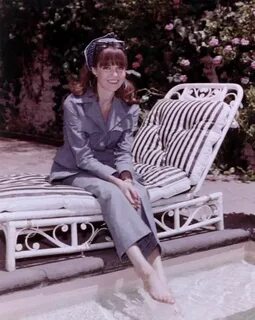 Picture of Barbara Feldon