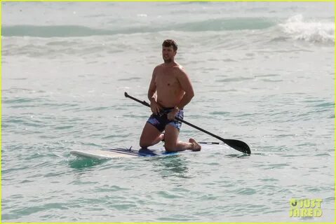 Luke Bryan Goes Shirtless While Paddle Boarding in Mexico: P