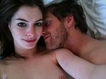 Хакеры опубликовали интимные фото Энн Хэтэуэй с мужем - ново