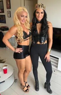 Mandy Rose and Sonya Deville 🖤 Wwe female wrestlers, Wrestli