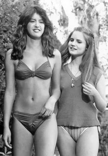 Phoebe Cates and Jennifer Jason Leigh, Fast Times at Ridgemo