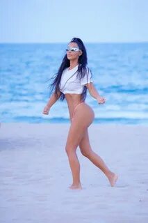 Ким Кардашян в стрингах на пляже " uCrazy.ru - Источник Хоро