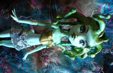 OOAK Custom Monster High Medusa Monster high, Monster, Ooak