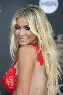 Carmen Electra Long Wavy Cut - Carmen Electra Hair Lookbook 