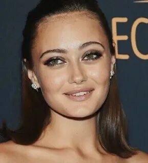 Ella Purnell Height, Age, Boyfriend, Family, Biography, Net 