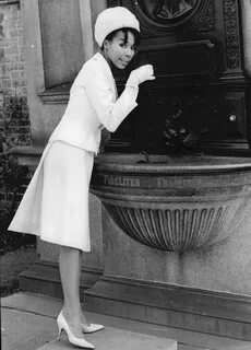 The Elegance, Style and Fabulous Talents of Diahann Carroll 