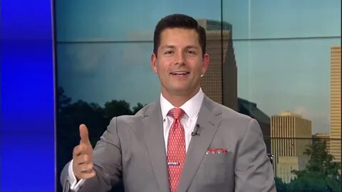 ABC13's Erik Barajas is named one of hottest news anchors in