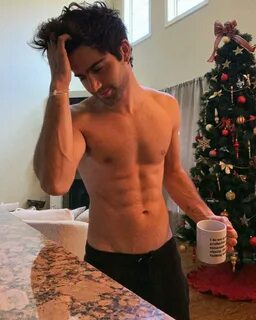 Alexis_Superfan's Shirtless Male Celebs: 2018