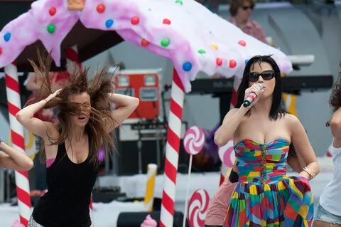 File:Katy Perry @ MuchMusic Video Awards 2010 Soundcheck 07.