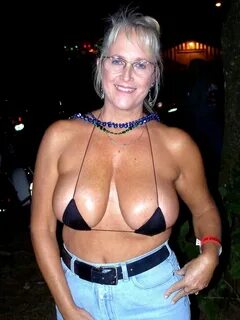 Mother at a beer bash showing off her big natural... - wolf5