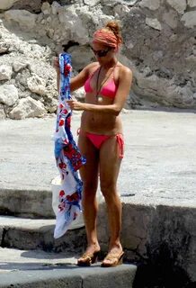 Eva Mendes bikini pictures - picture uploaded by vkspice to 