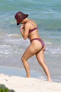 Jennifer Lopez Sexy Tiny Bikini - Hot Celebs Home