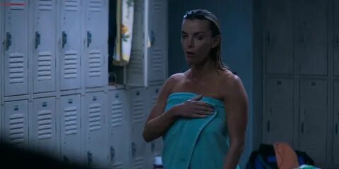 Betty Gilpin - GLOW S02 E07 1080p(1) 148.jpg 