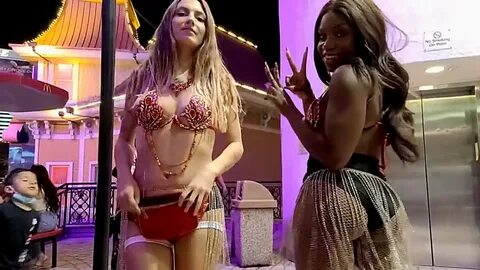 Sexy Las Vegas Showgirls - YouTube