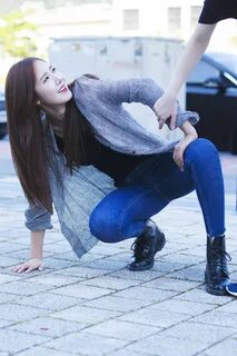 여자친구 신비 청바지 - 연예인 - 윤아 저장소 한국 여자 패션, 패션 스타일, 여성 청바지