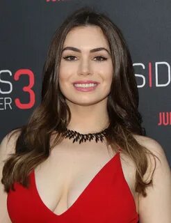 Sophie Tweed Simmons - Actresses with big boobs MOTHERLESS.C