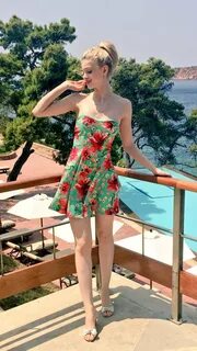 Hot Elena Kampouris Photos - 12thBlog