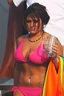 deena-cortese-pink-bikini-in-jacuzzi-08 GotCeleb