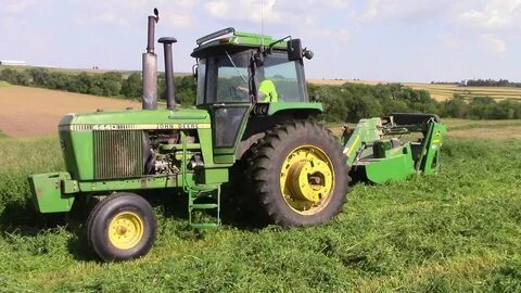 Iowa Dairy Boys John Deere 4440 Tractor & 835 MoCo - YouTube