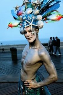 coney island merman by sybil Fabulous headdress. Mermaid par