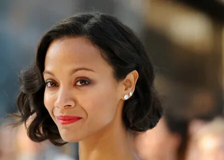 Zoe Saldana Smoky Eyes - Smoky Eyes Lookbook - StyleBistro