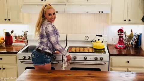 Baking Peanut Butter Cookies with Diggin Britt 🍪 🥜 Delicious