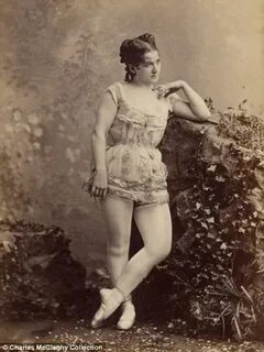 Burlesque beauties of the 1890's... these are vintage photos