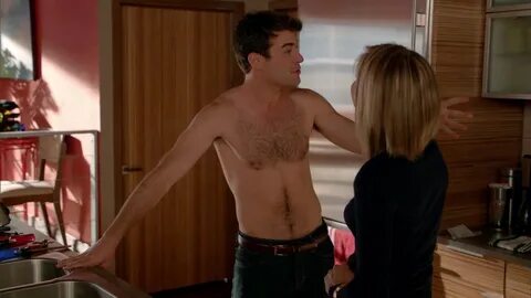 ausCAPS: James Wolk shirtless in Happy Endings 2-14 "Everybo