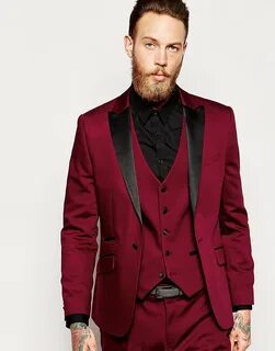Красные мужские костюмы: классические костюмы и костюмы-трой