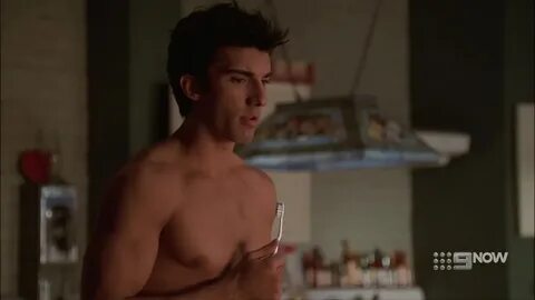 ausCAPS: Justin Baldoni shirtless in Everwood 4-02 "The Next