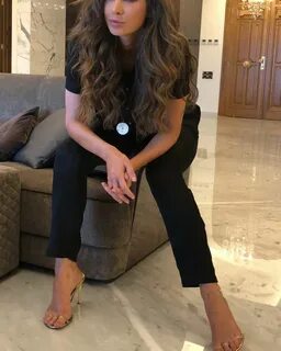 Annabella Hilal Feet (10 photos) - celebrity-feet.com