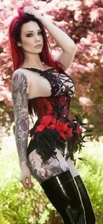 Starfucked Women, Goth beauty, Gothic dress