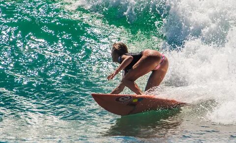 Perfect Surfing Ass in Motion - Random Nude