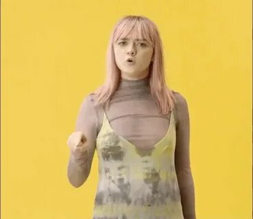 Maisie Williams Nip Slip 3 thefappeningblog.com #TheFappenin