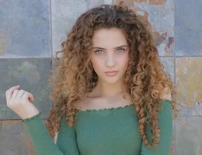 Sofie Dossi image