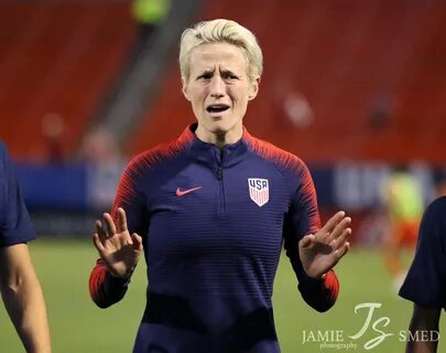 File:Megan Rapinoe (42752327052).jpg - Wikimedia Commons