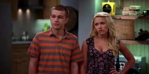 Emily Osment En Two And A Half Men Disneynickgirls