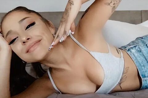 Photos n ° 2 : Ariana Grande Cleavage and Tattoos!