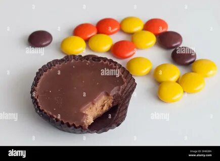 Peanut butter pieces High Resolution Stock Photography and I