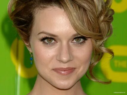 Hilarie Burton Wallpapers - Lit it up