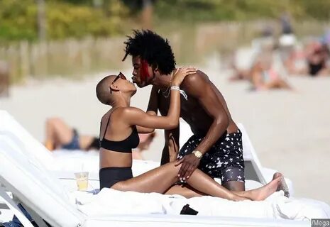 Willow Smith Packs on PDA With DE'WAYNE After Taking Impromp
